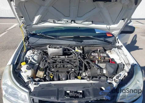 2010 Ford Focus Se z USA, uszkodzony, nr VIN 1FAHP3FN6AW229953